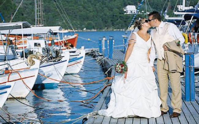 Γάμοι αλά ελληνικά στο Αιγαίο